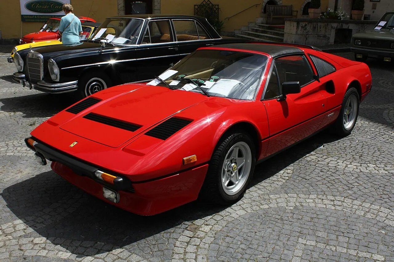 Ferrari 308 Quattrovalvole (1982–1985)