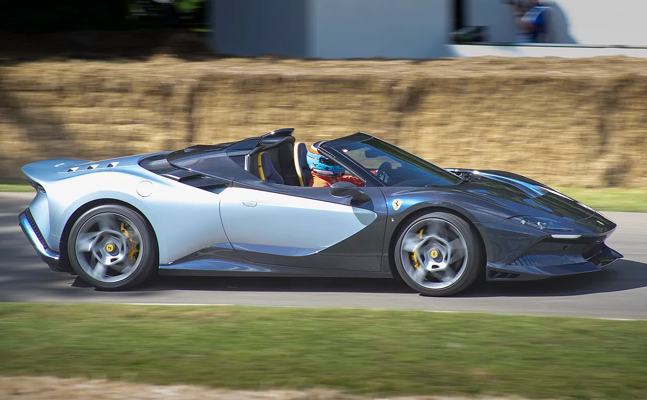 Ferrari SP-8 (2023)